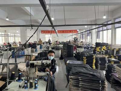 河北白溝:箱包企業"組團"出海搶訂單